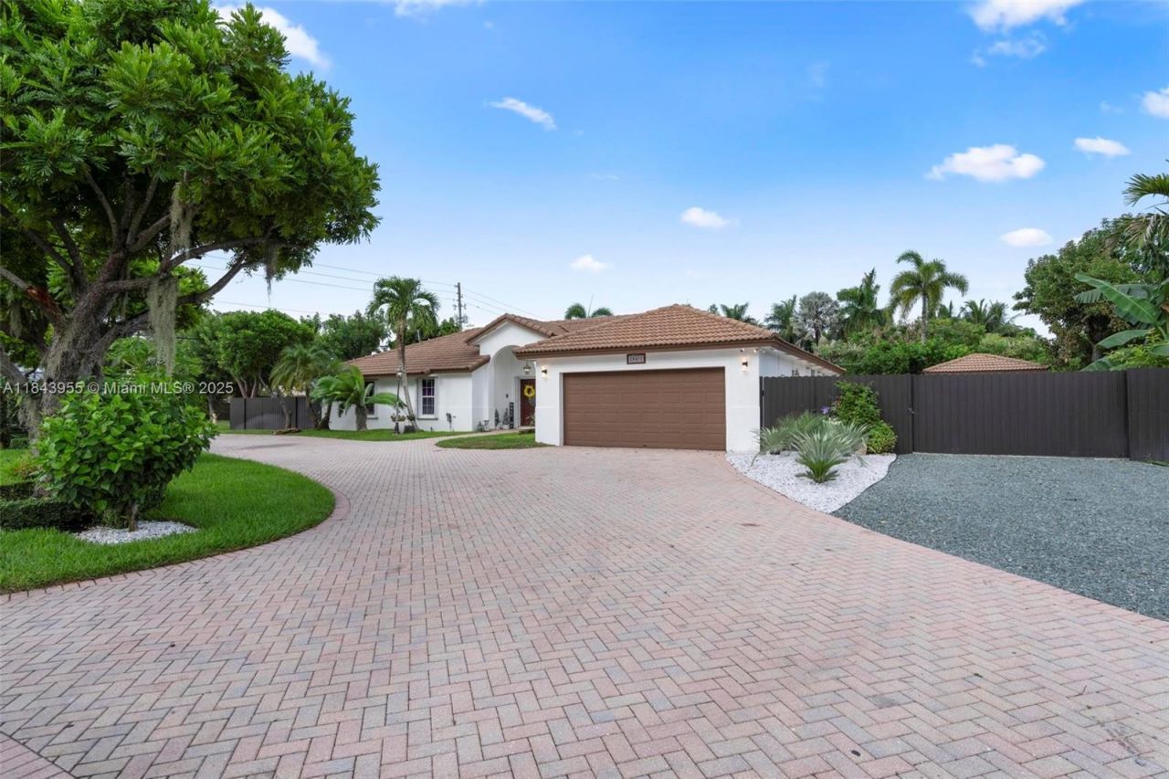 28401 SW 158th Ct, Homestead, FL 33033 Photo