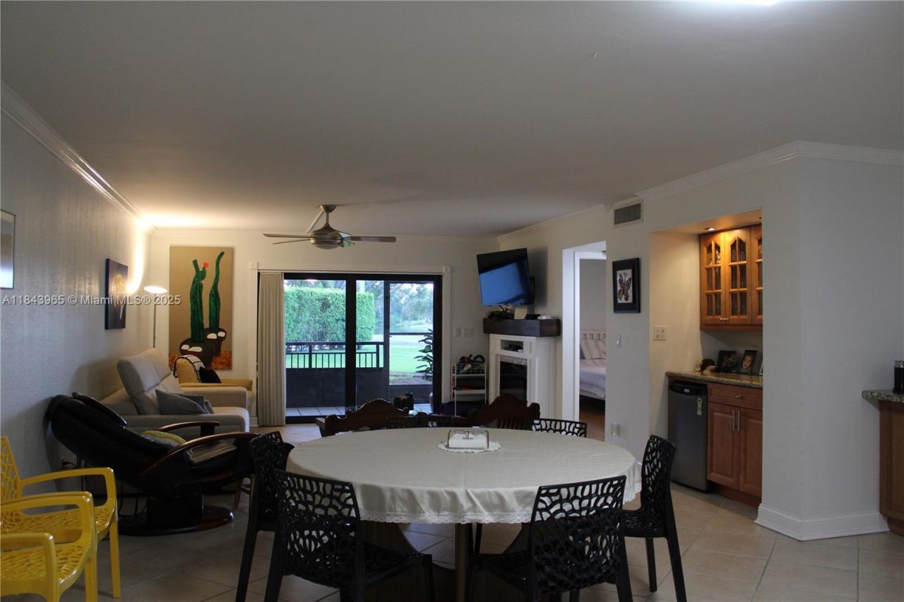 16051 Blatt Blvd, Unit 106, Weston, FL 33326 Photo
