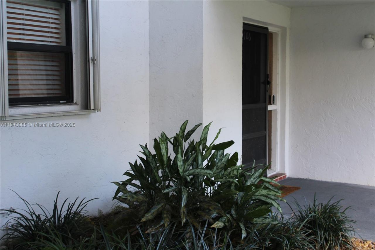 16051 Blatt Blvd, Unit 106, Weston, FL 33326 Photo