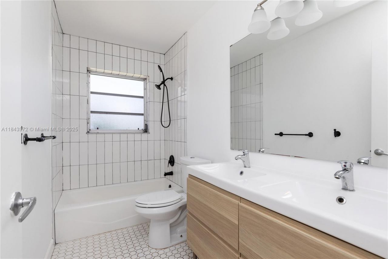 9215 SW 178th Ter, Palmetto Bay, FL 33157 Photo