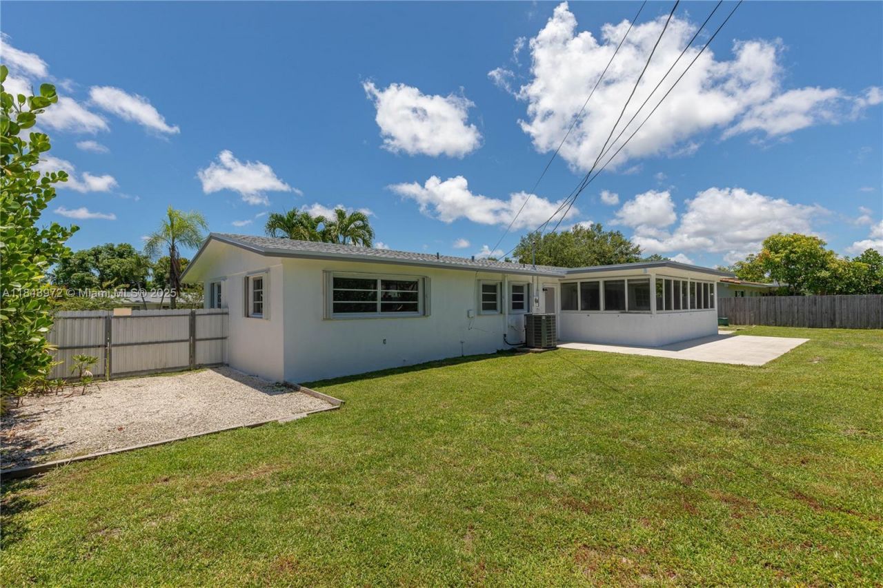 9215 SW 178th Ter, Palmetto Bay, FL 33157 Photo