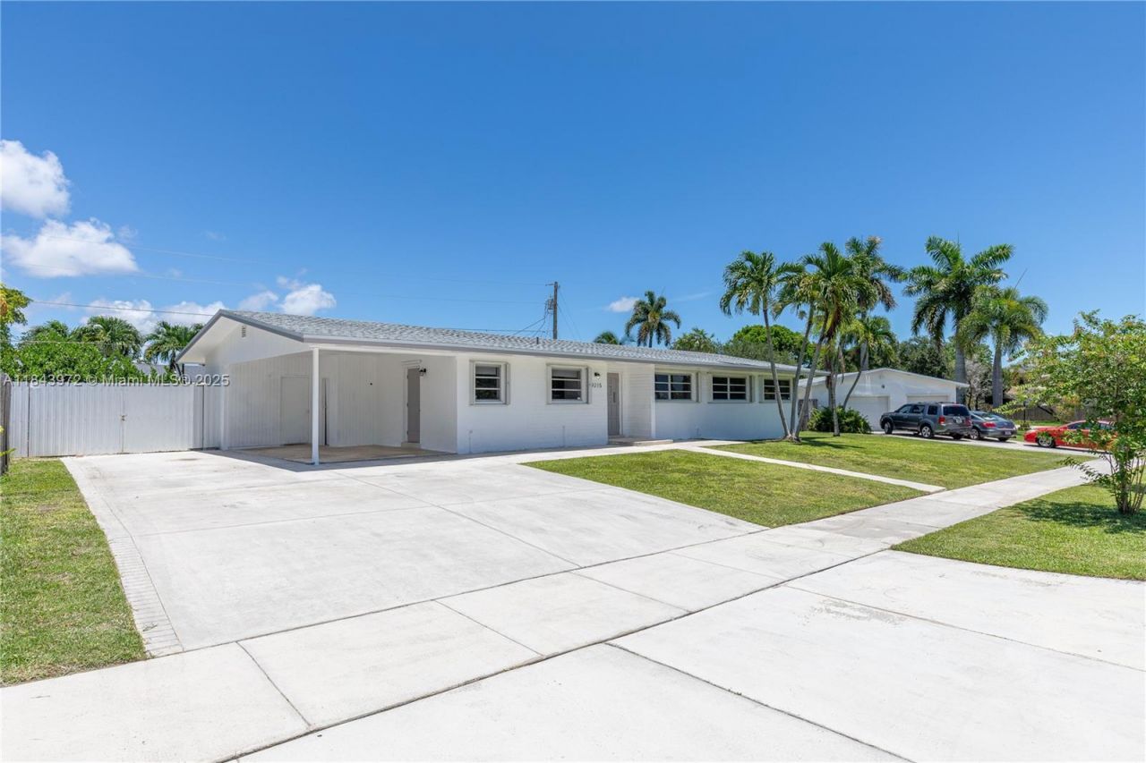 9215 SW 178th Ter, Palmetto Bay, FL 33157 Photo