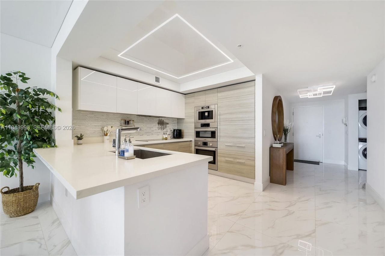 300 Sunny Isles Blvd, Unit 4-2203, Sunny Isles Beach, FL 33160 Photo