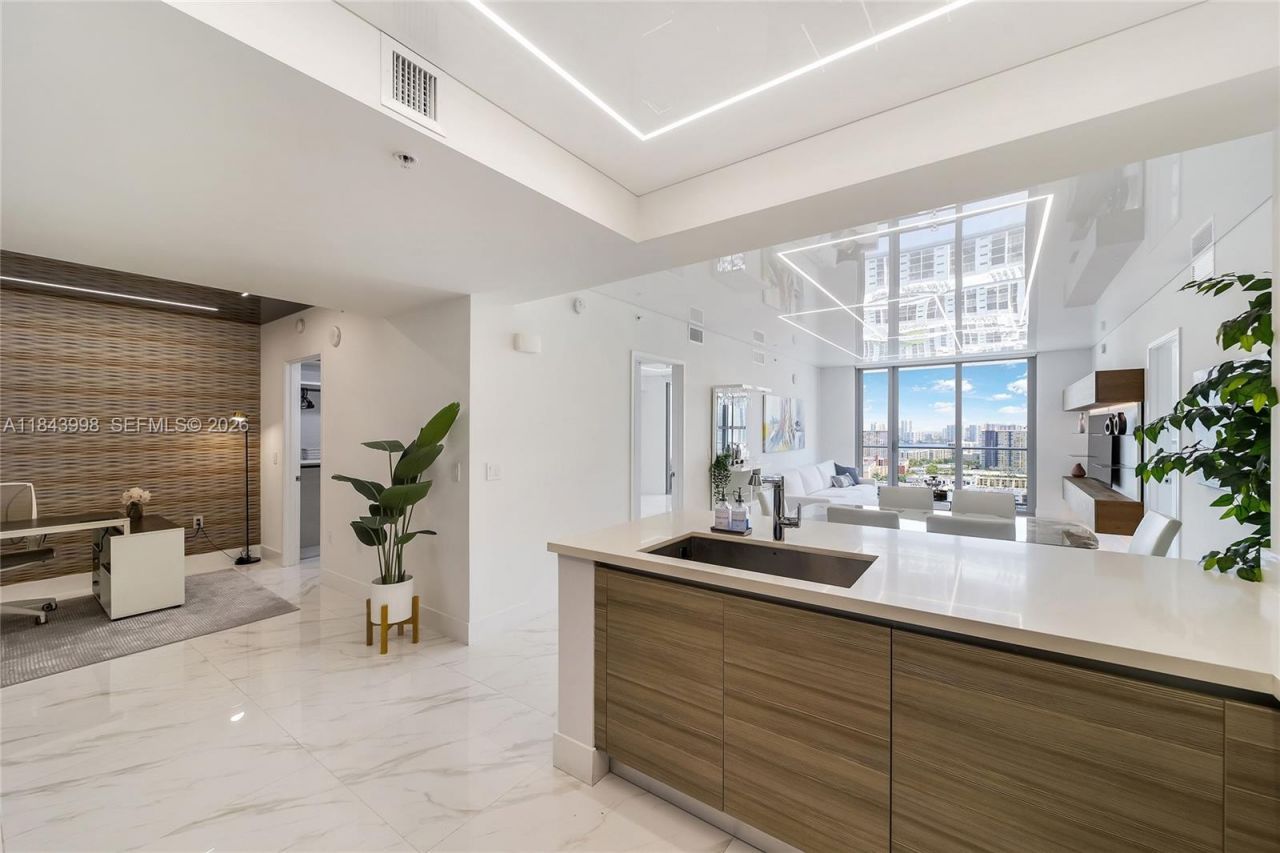 300 Sunny Isles Blvd, Unit 4-2203, Sunny Isles Beach, FL 33160 Photo