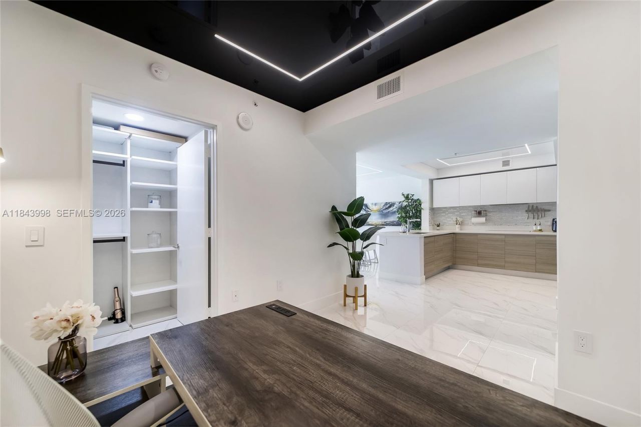 300 Sunny Isles Blvd, Unit 4-2203, Sunny Isles Beach, FL 33160 Photo