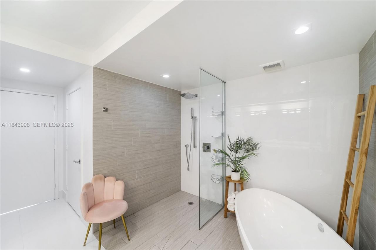 300 Sunny Isles Blvd, Unit 4-2203, Sunny Isles Beach, FL 33160 Photo