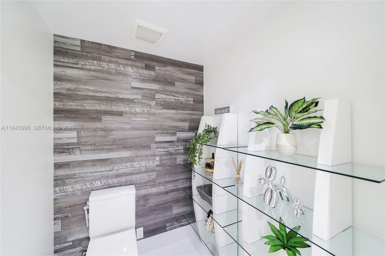 300 Sunny Isles Blvd, Unit 4-2203, Sunny Isles Beach, FL 33160 Photo