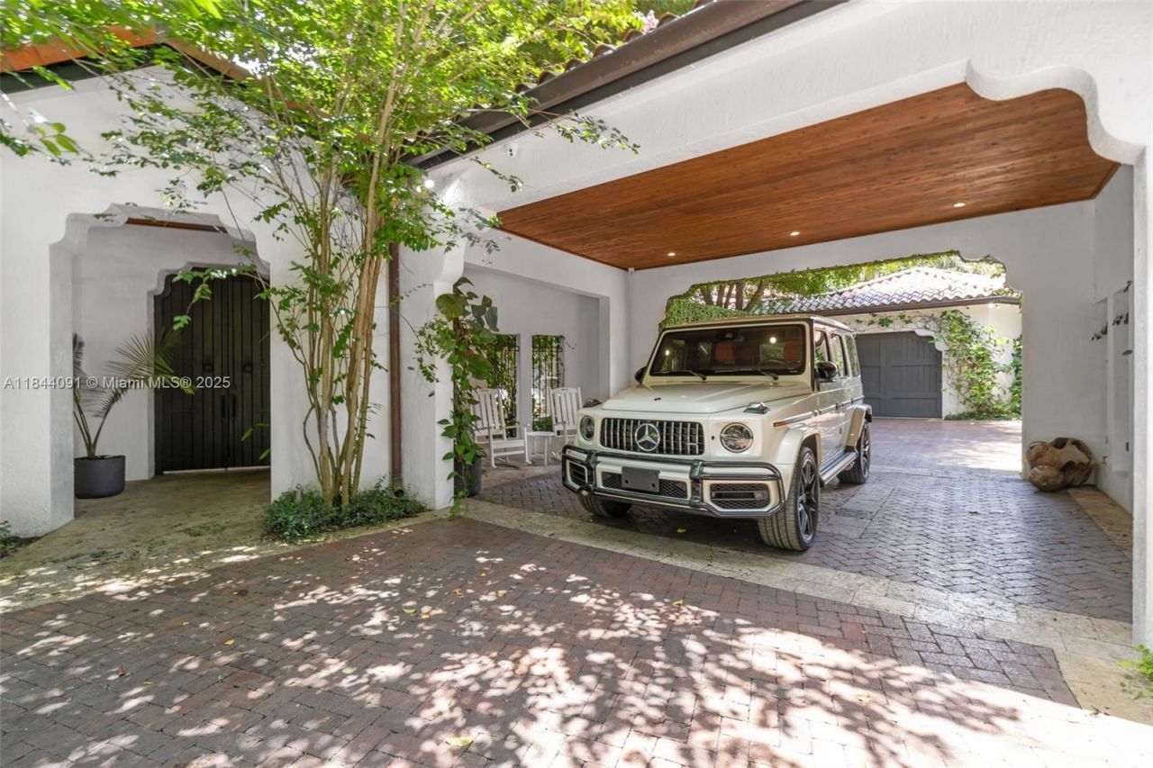 7320 SW 79th Ct, Miami, FL 33143 Photo