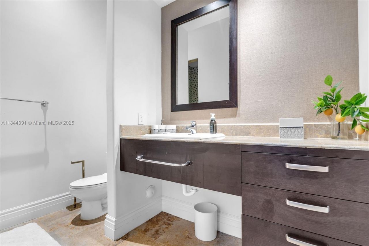 7320 SW 79th Ct, Miami, FL 33143 Photo