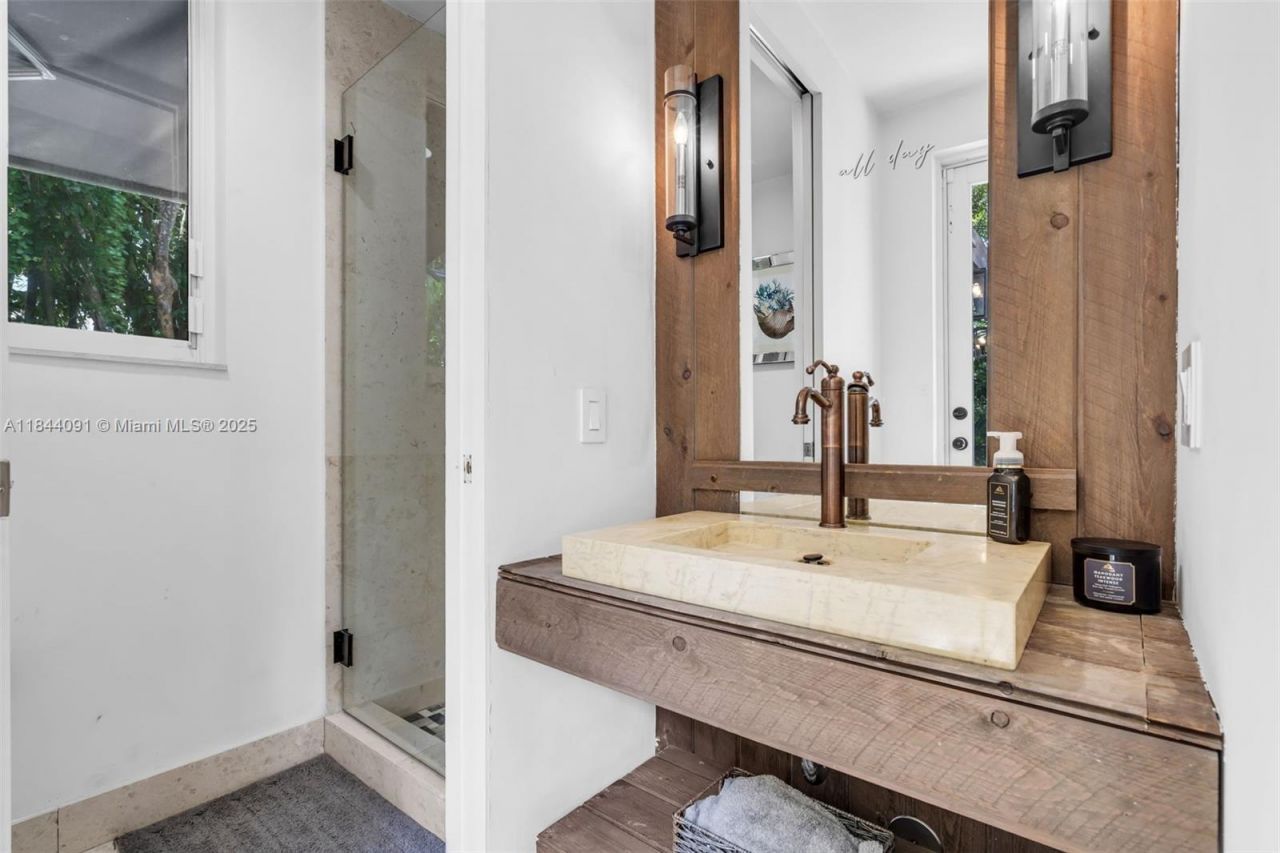 7320 SW 79th Ct, Miami, FL 33143 Photo