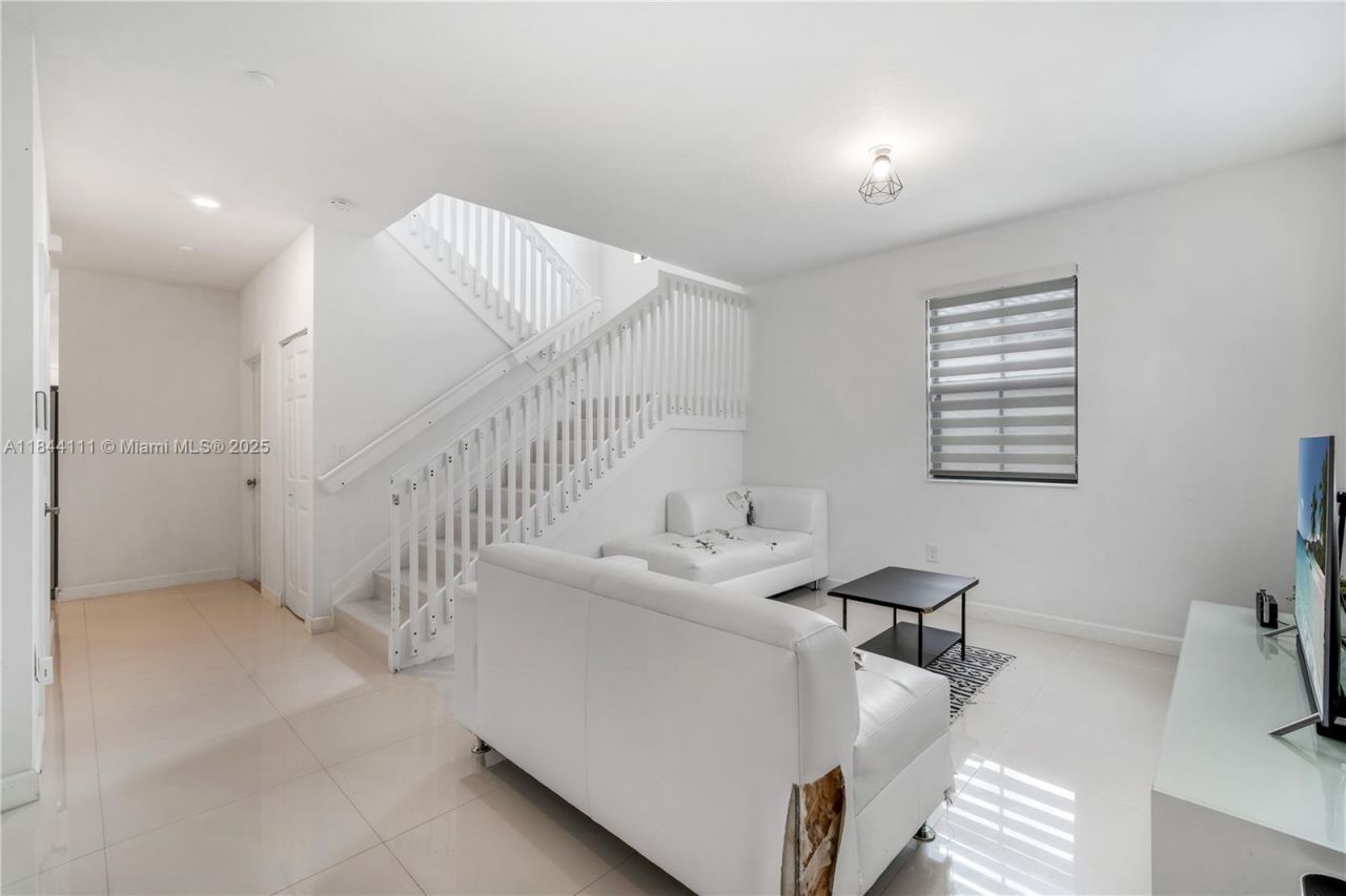 12861 SW 229 Th Terrace, Miami, FL 33170 Photo