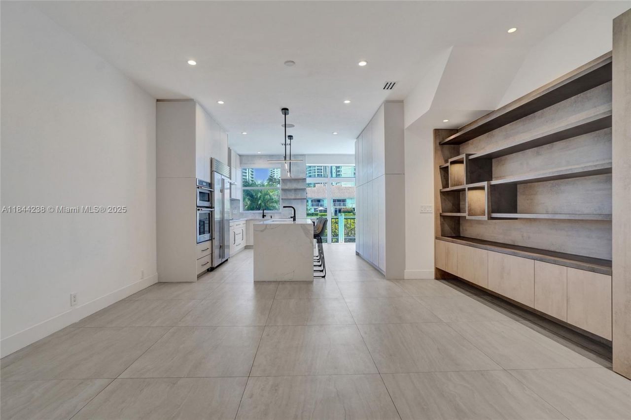 3757 NE 208th Ter., Aventura, FL 33180 Photo