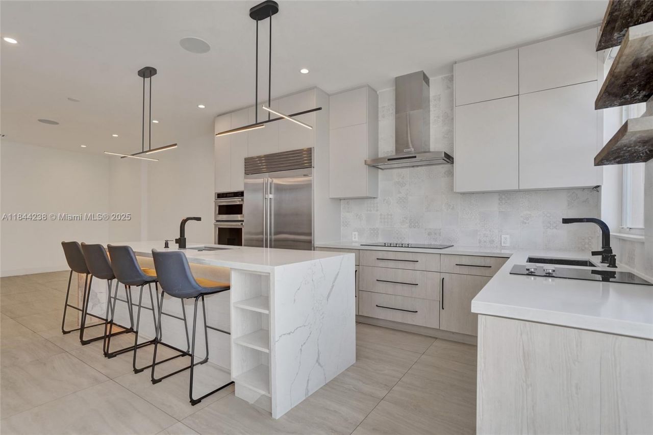 3757 NE 208th Ter., Aventura, FL 33180 Photo