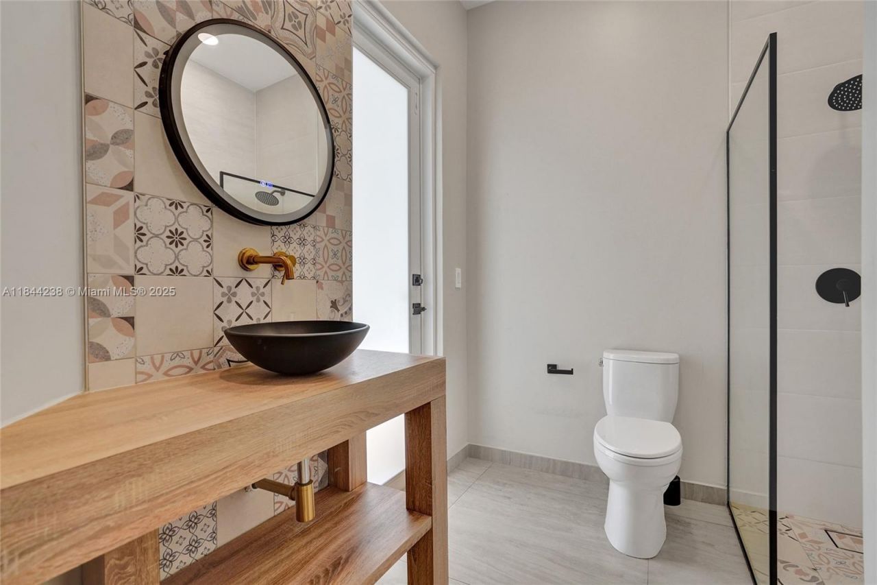 3757 NE 208th Ter., Aventura, FL 33180 Photo