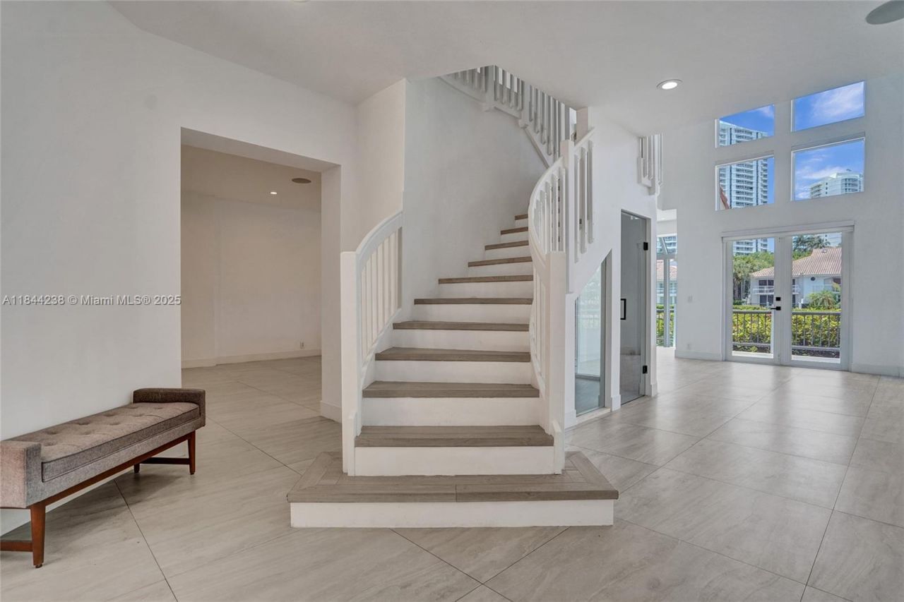 3757 NE 208th Ter., Aventura, FL 33180 Photo