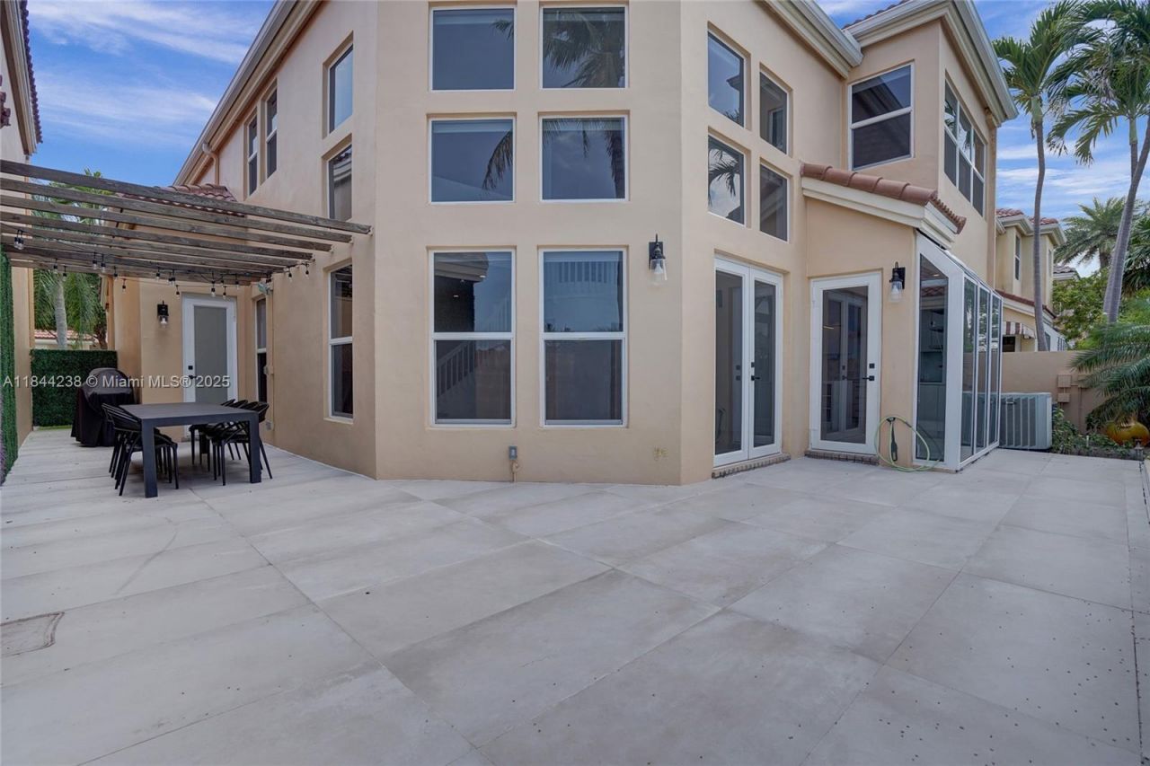 3757 NE 208th Ter., Aventura, FL 33180 Photo