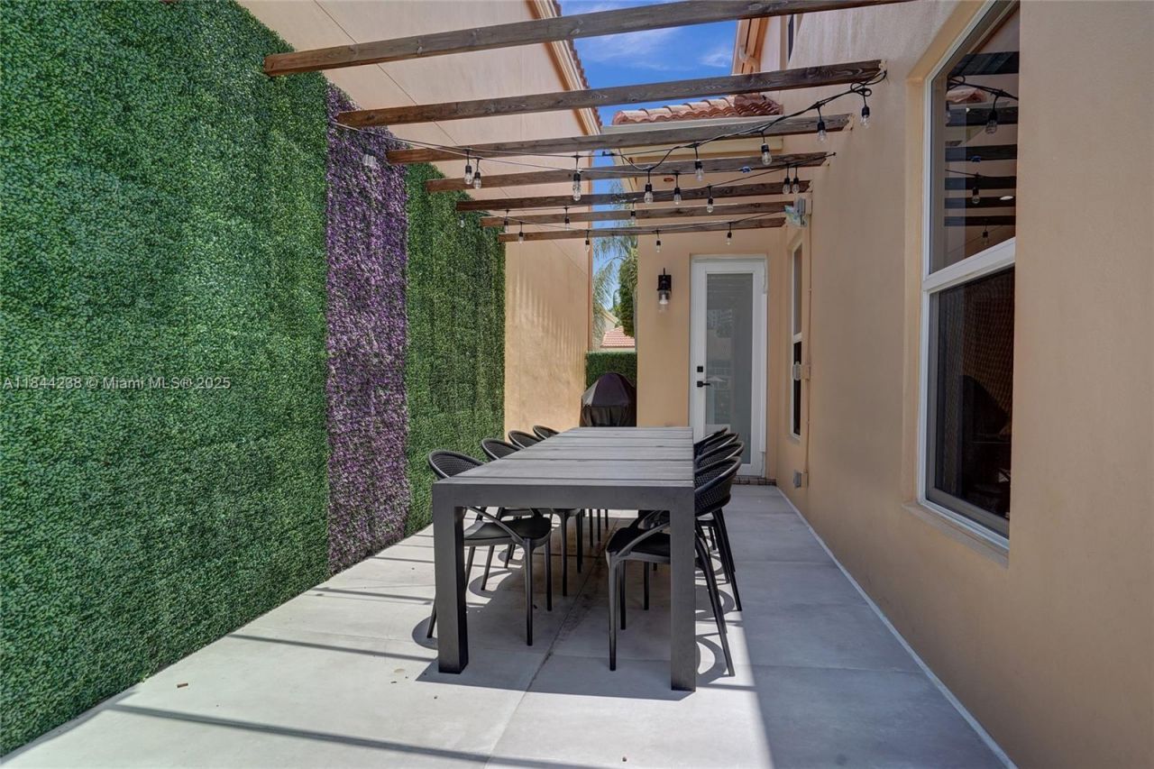 3757 NE 208th Ter., Aventura, FL 33180 Photo