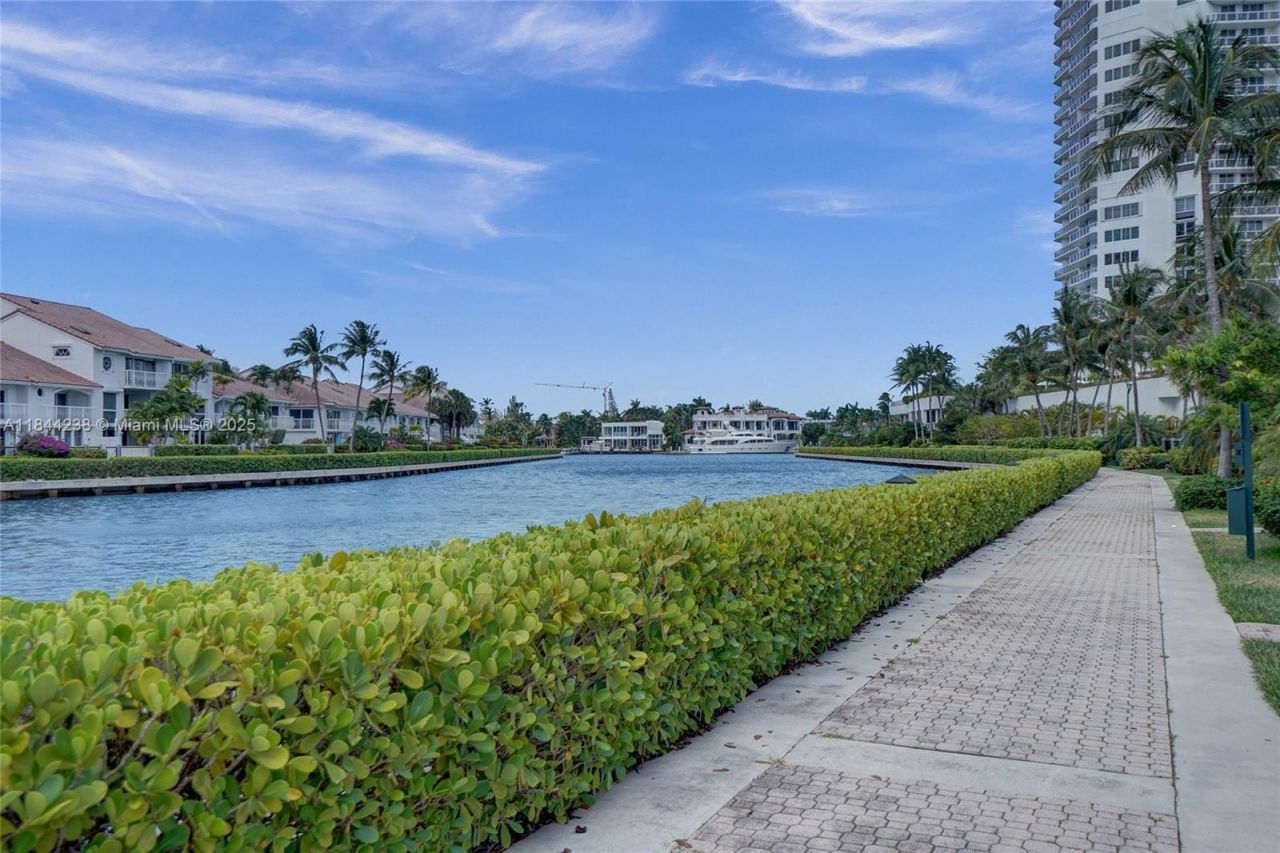 3757 NE 208th Ter., Aventura, FL 33180 Photo