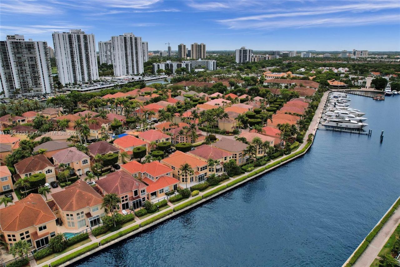 3757 NE 208th Ter., Aventura, FL 33180 Photo