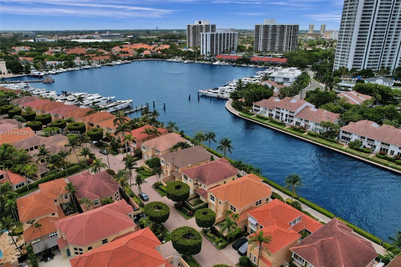 3757 NE 208th Ter., Aventura, FL 33180 Photo