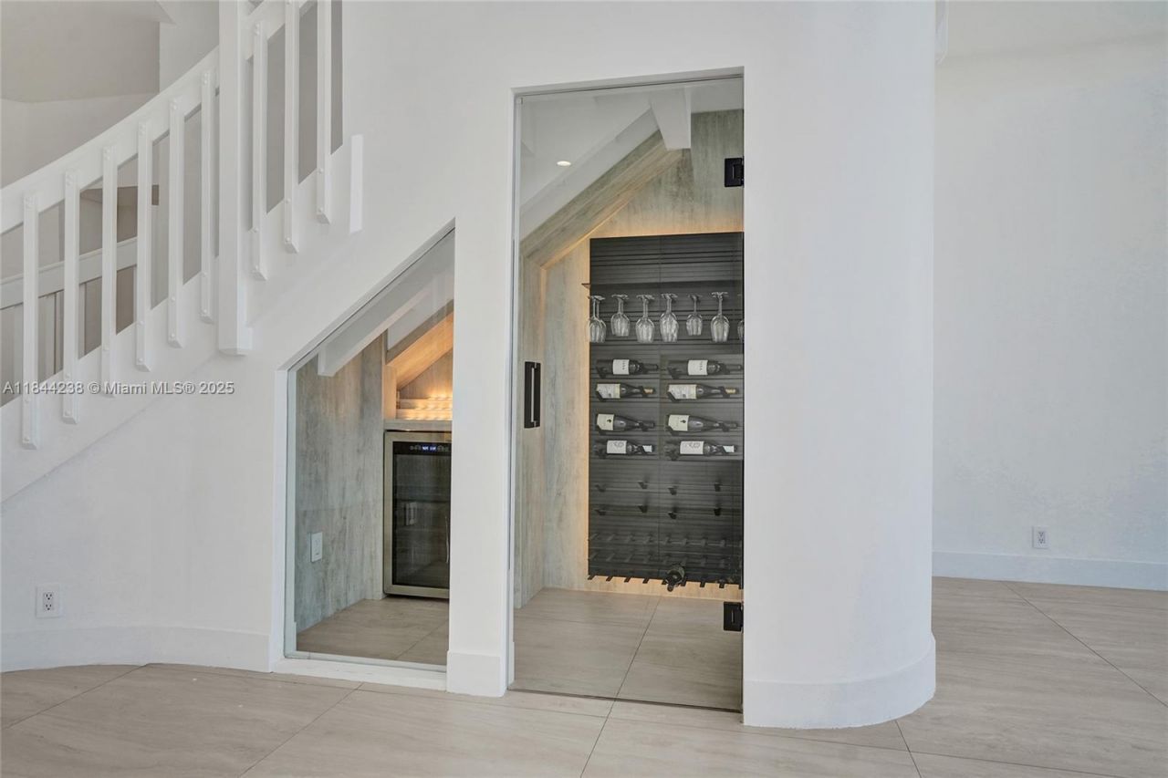 3757 NE 208th Ter., Aventura, FL 33180 Photo