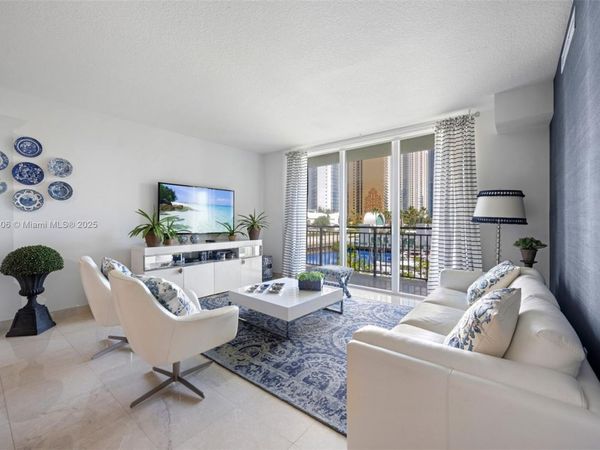 150 Sunny Isles Blvd, Unit TH301, Sunny Isles Beach, FL 33160
