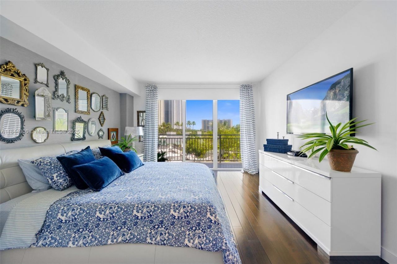 150 Sunny Isles Blvd, Unit TH301, Sunny Isles Beach, FL 33160 Photo