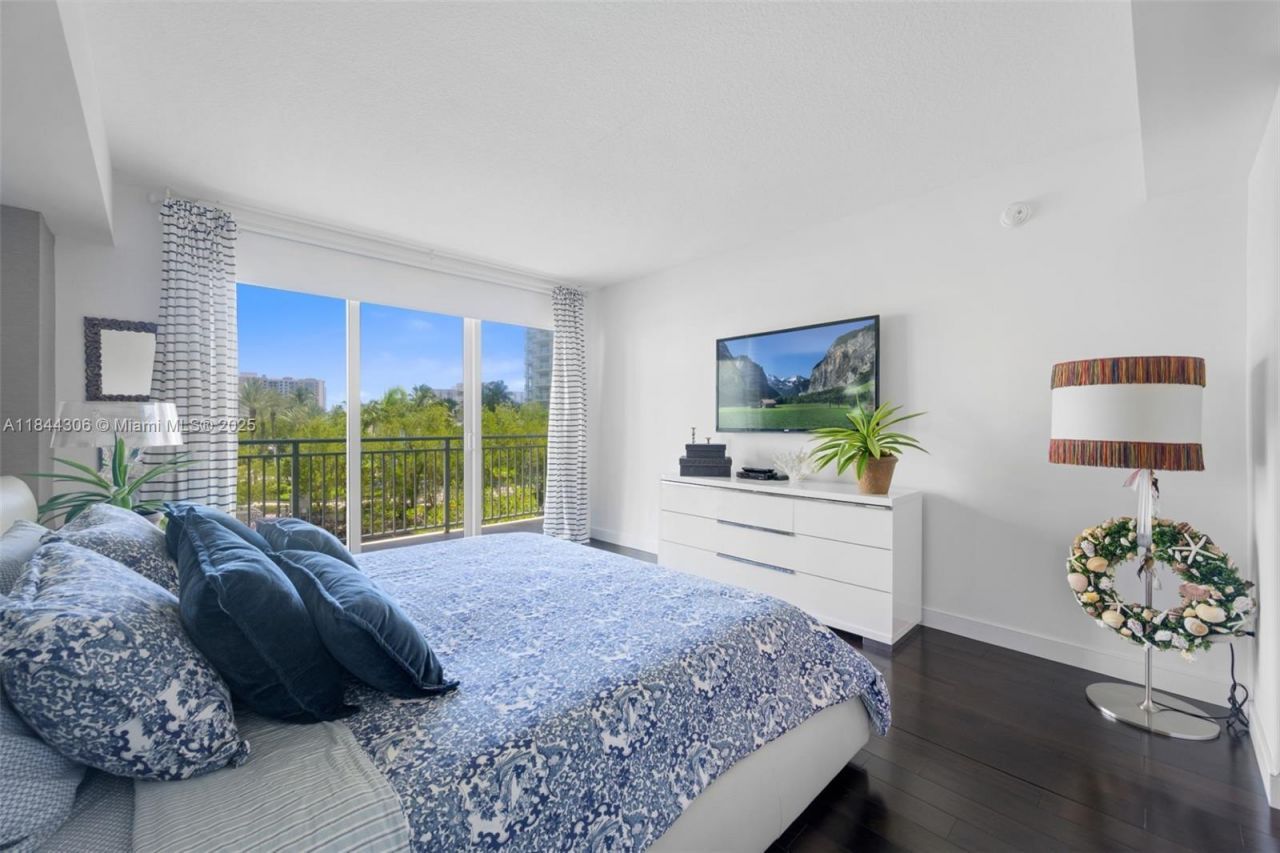 150 Sunny Isles Blvd, Unit TH301, Sunny Isles Beach, FL 33160 Photo