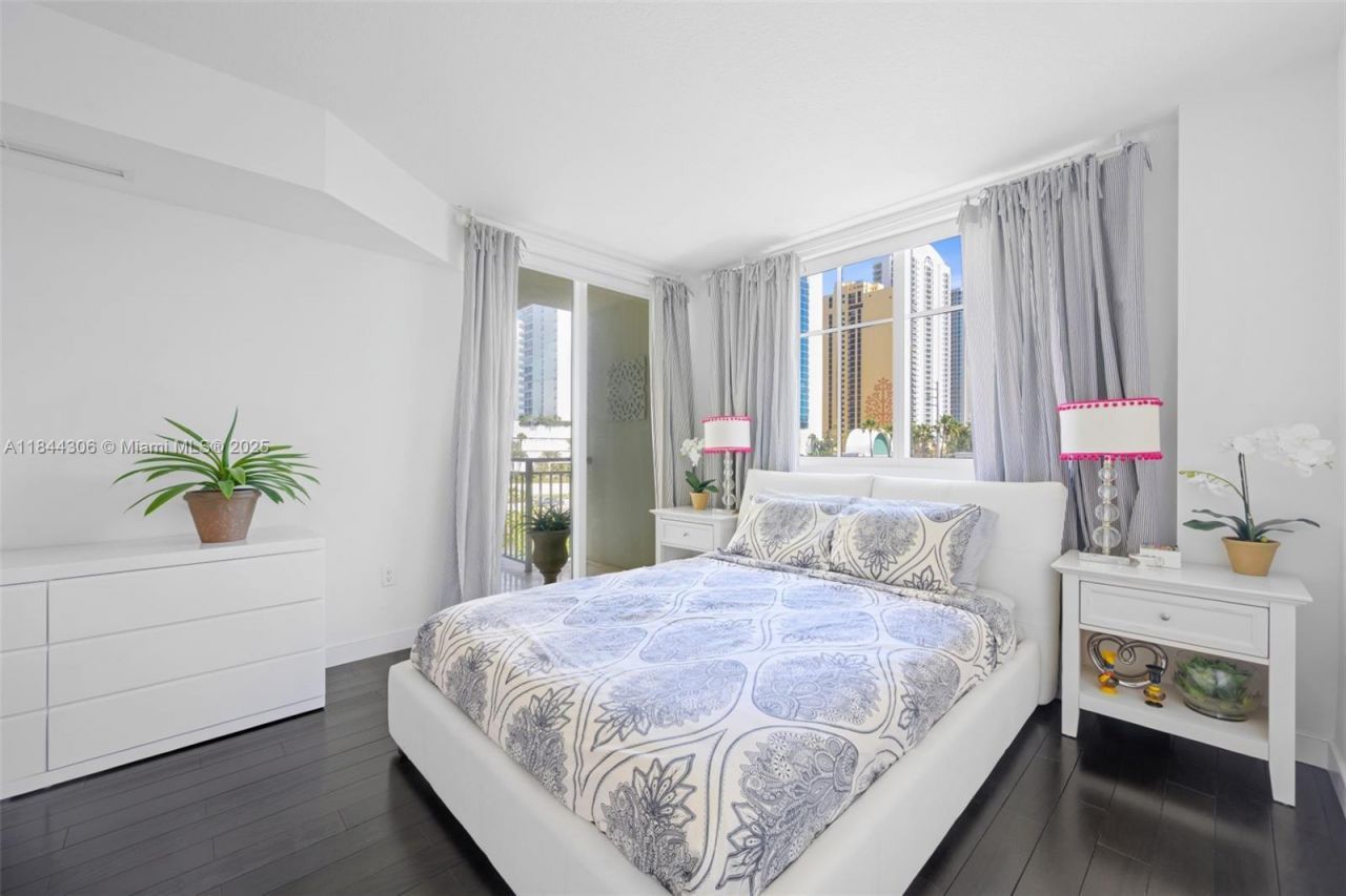 150 Sunny Isles Blvd, Unit TH301, Sunny Isles Beach, FL 33160 Photo