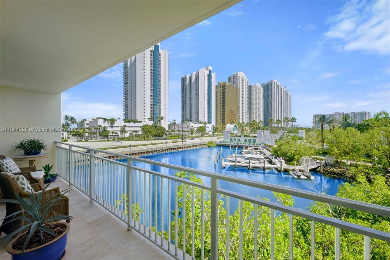 150 Sunny Isles Blvd, Unit TH301, Sunny Isles Beach, FL 33160 Photo