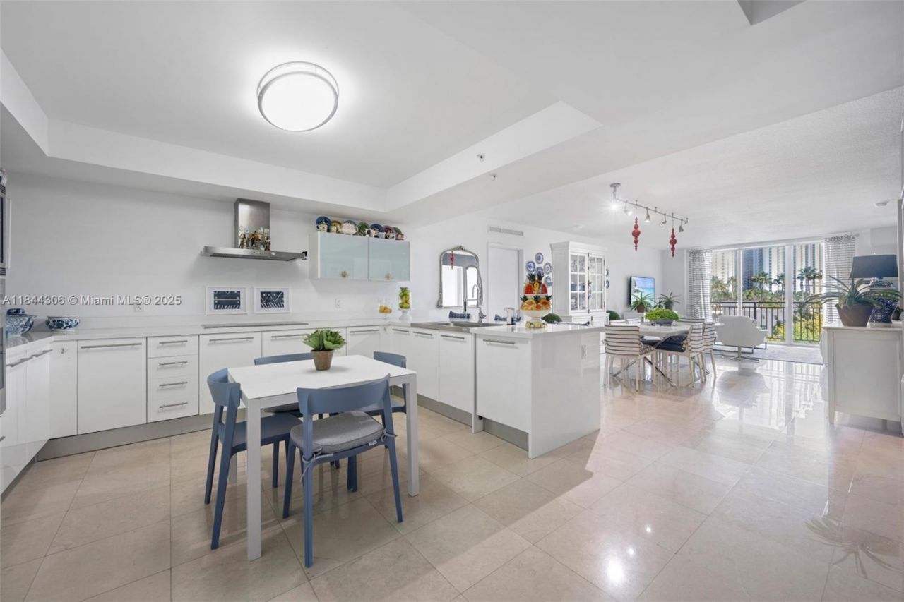 150 Sunny Isles Blvd, Unit TH301, Sunny Isles Beach, FL 33160 Photo