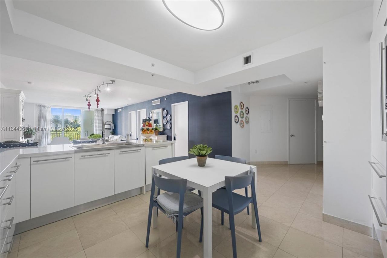 150 Sunny Isles Blvd, Unit TH301, Sunny Isles Beach, FL 33160 Photo