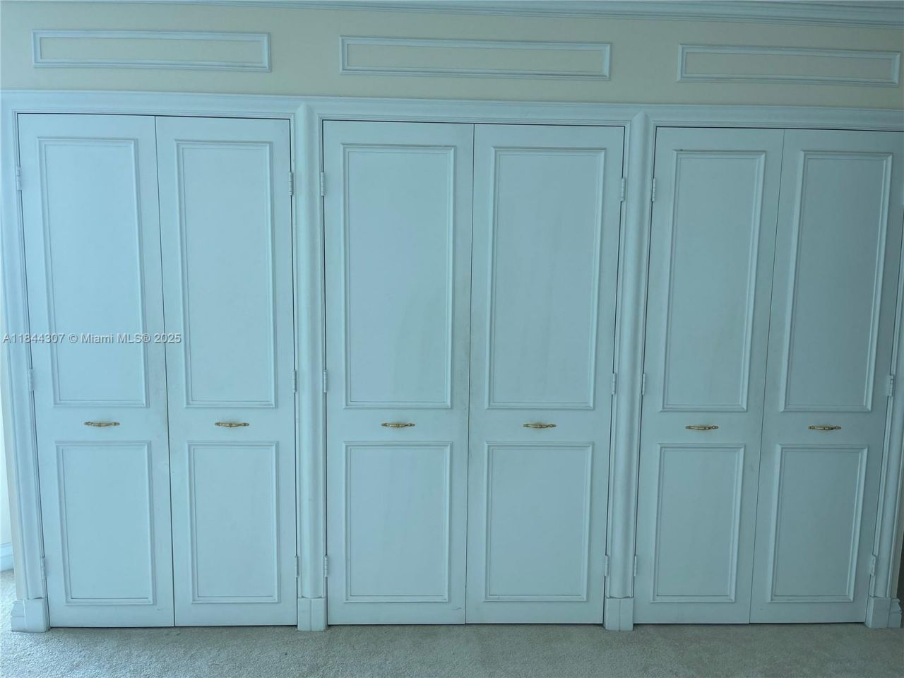 5025 Collins Ave, Unit 1908, Miami Beach, FL 33140 Photo