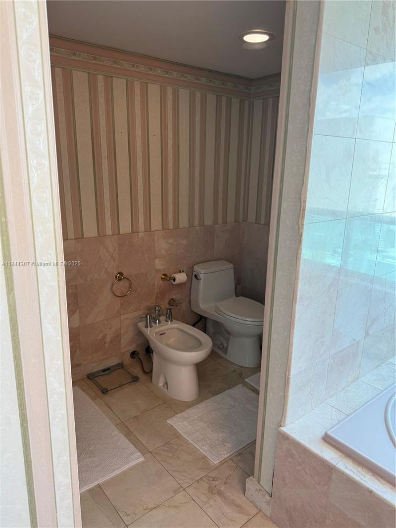 5025 Collins Ave, Unit 1908, Miami Beach, FL 33140 Photo