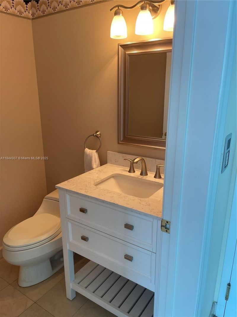 5025 Collins Ave, Unit 1908, Miami Beach, FL 33140 Photo