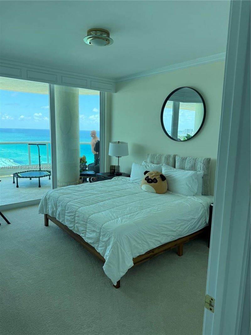 5025 Collins Ave, Unit 1908, Miami Beach, FL 33140 Photo