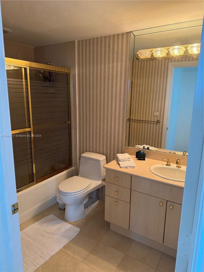 5025 Collins Ave, Unit 1908, Miami Beach, FL 33140 Photo