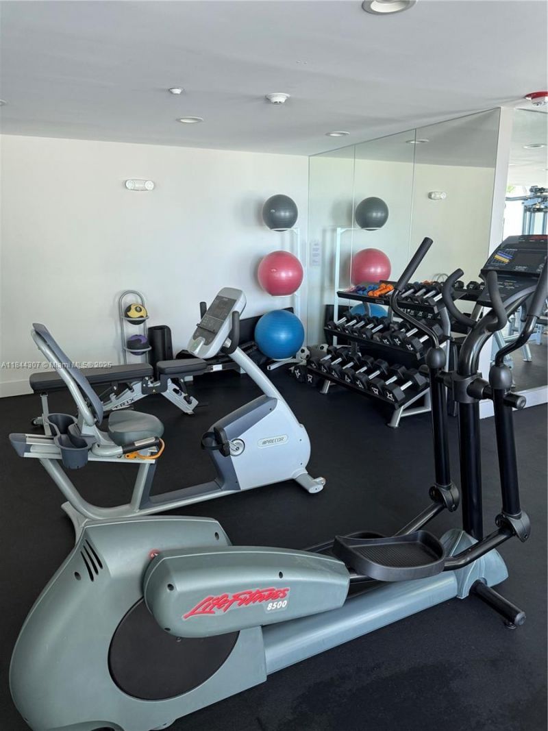 5025 Collins Ave, Unit 1908, Miami Beach, FL 33140 Photo