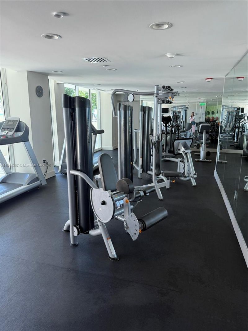 5025 Collins Ave, Unit 1908, Miami Beach, FL 33140 Photo