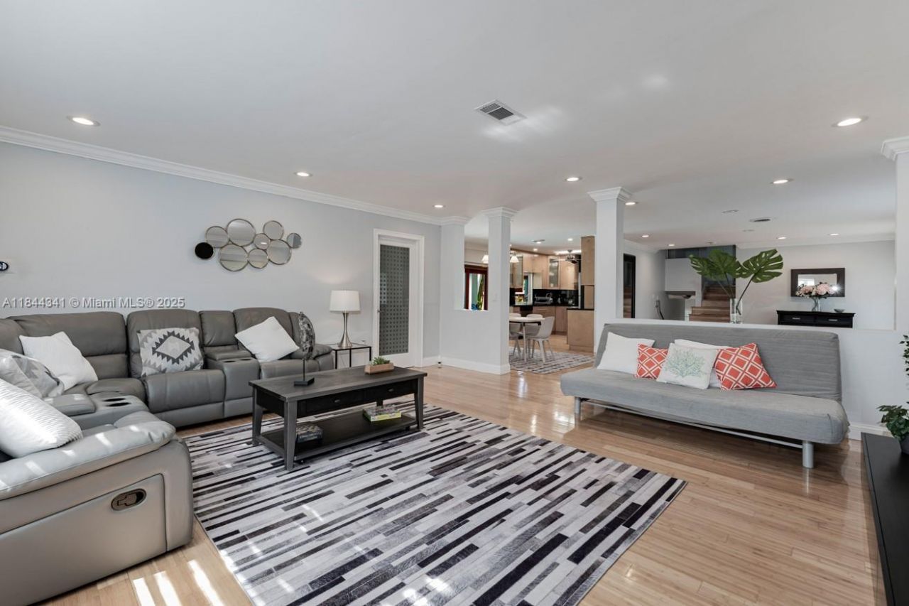 7475 SW 134th St, Pinecrest, FL 33156 Photo