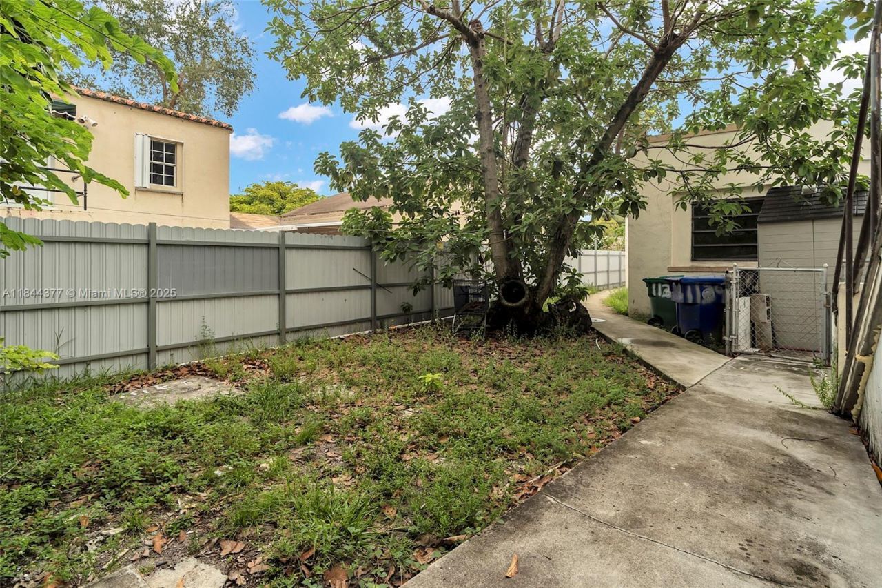 1137 NW 29th Ter, Unit 1130, Miami, FL 33127 Photo