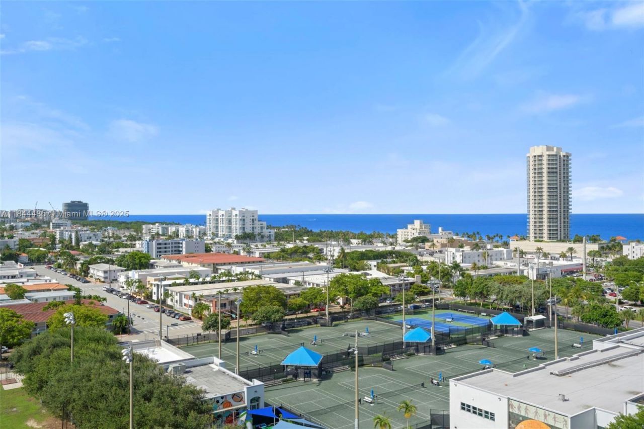 580 72nd St, Unit 1009, Miami Beach, FL 33141 Photo