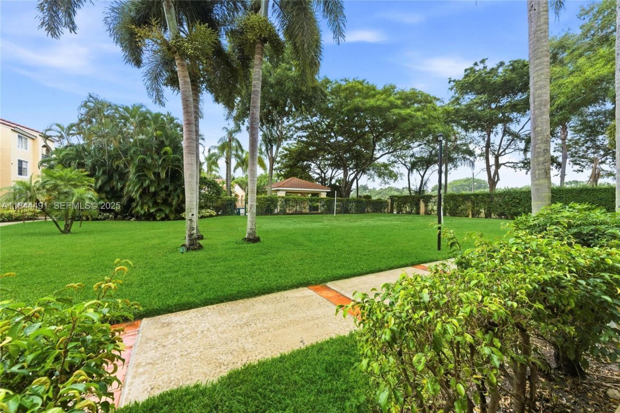 1733 Village Blvd, Unit 108, West Palm Beach, FL 33409 Photo