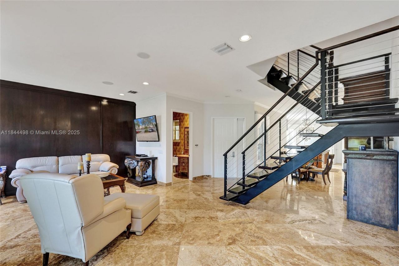 1375 Harbor Vw E, Hollywood, FL 33019 Photo