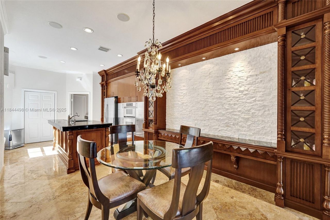 1375 Harbor Vw E, Hollywood, FL 33019 Photo