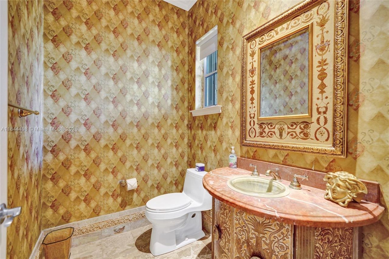 1375 Harbor Vw E, Hollywood, FL 33019 Photo