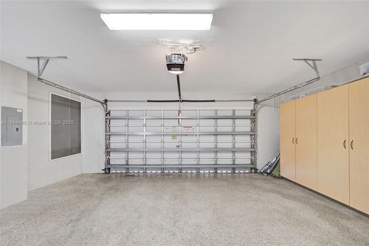 1375 Harbor Vw E, Hollywood, FL 33019 Photo