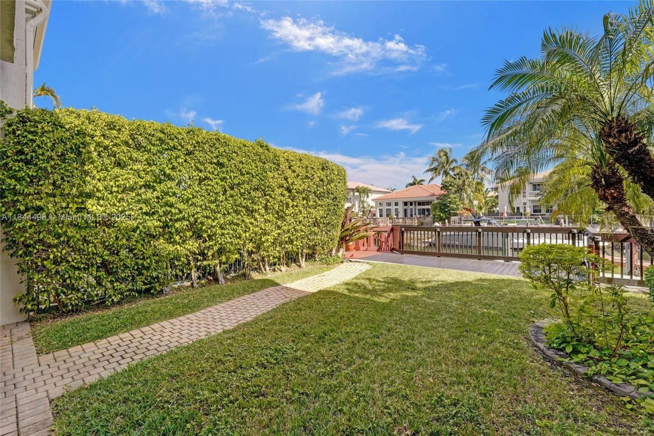 1375 Harbor Vw E, Hollywood, FL 33019 Photo