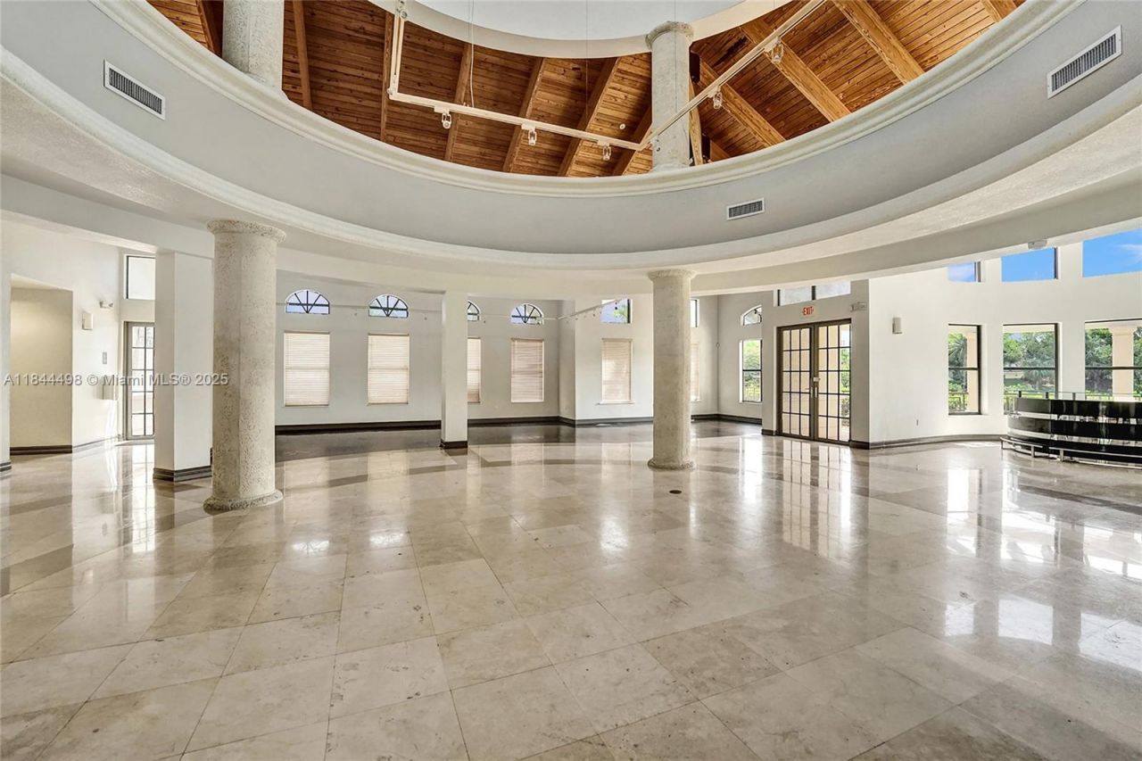 1375 Harbor Vw E, Hollywood, FL 33019 Photo