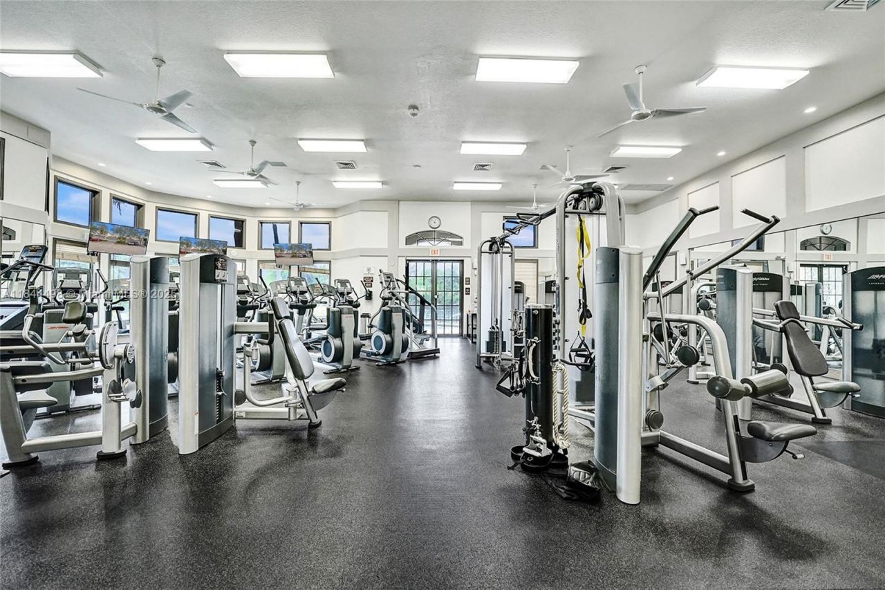 1375 Harbor Vw E, Hollywood, FL 33019 Photo